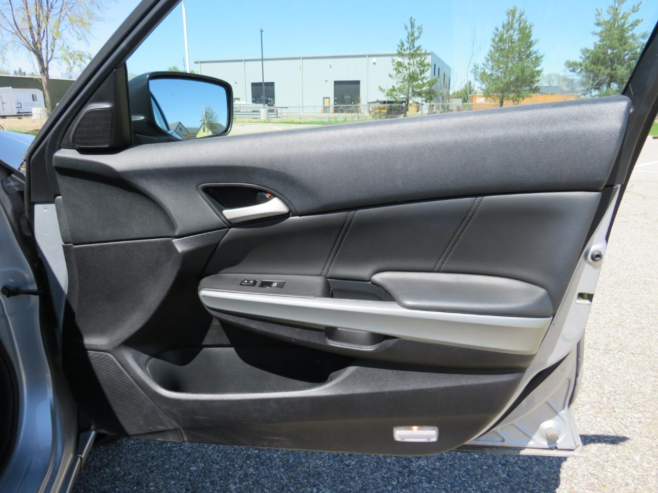 Honda Accord EX-L V-6 Sedan AT 2009