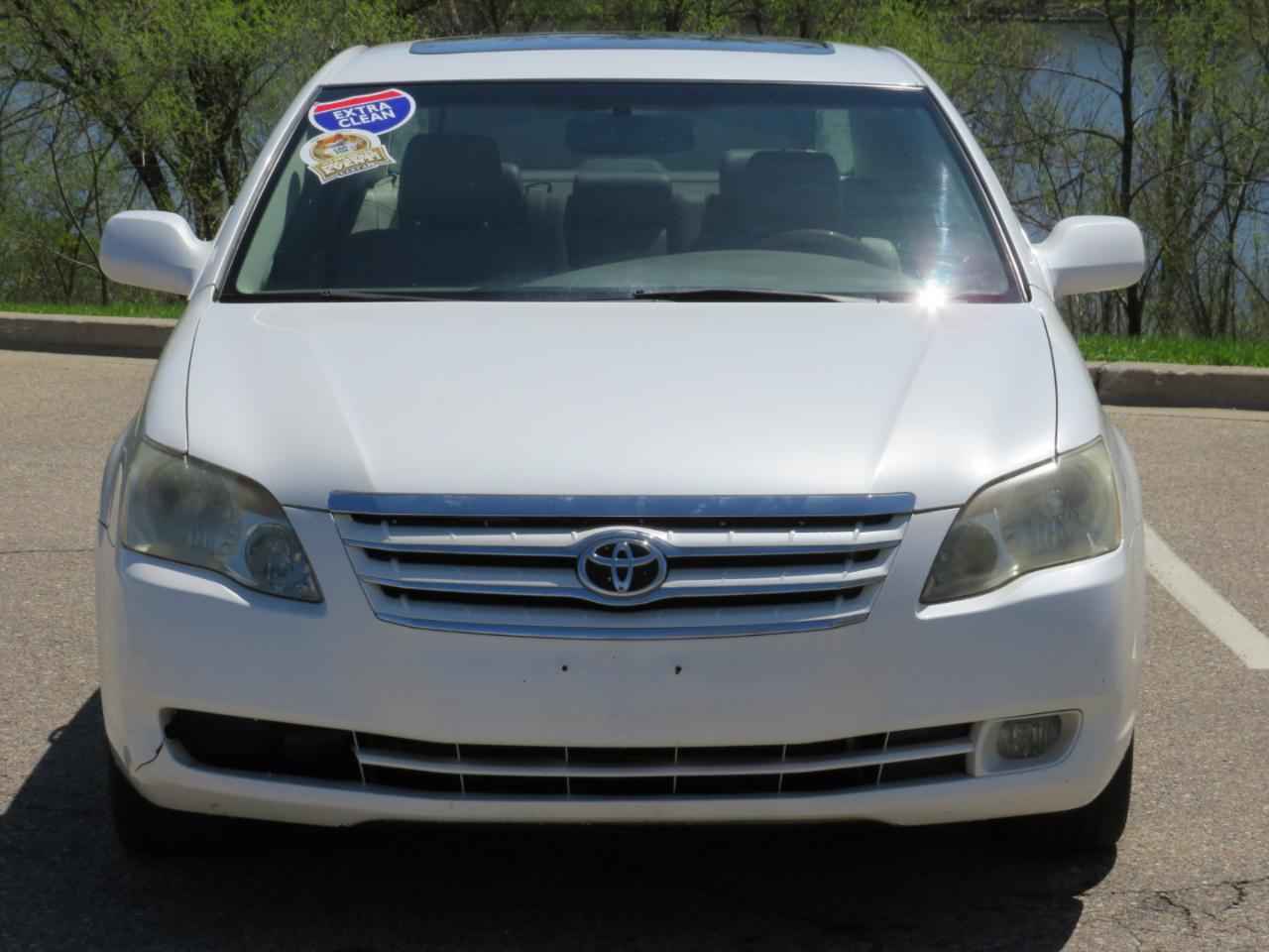 Toyota Avalon XL 2005