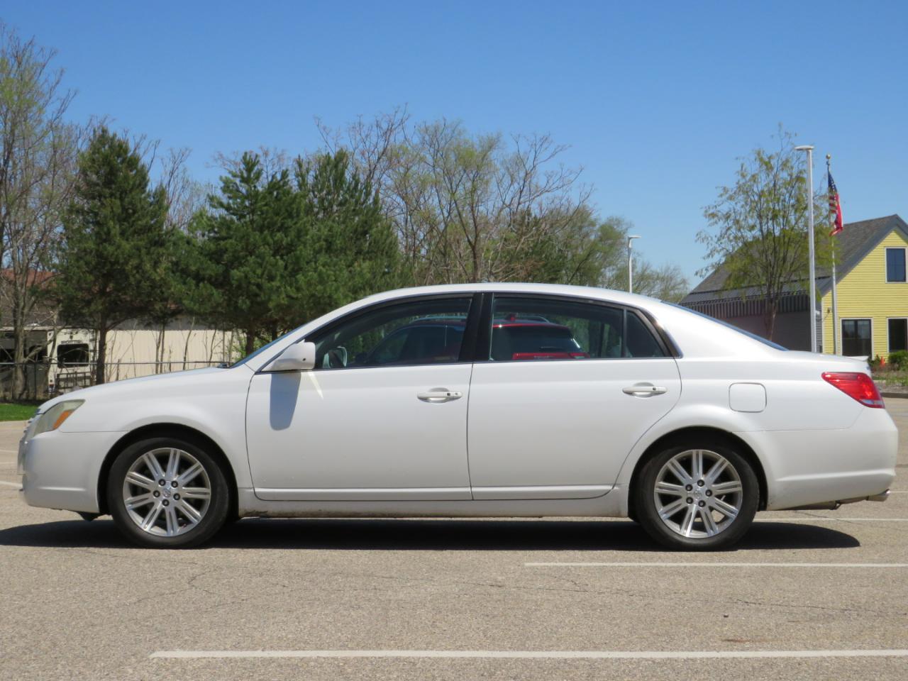 Toyota Avalon XL 2005