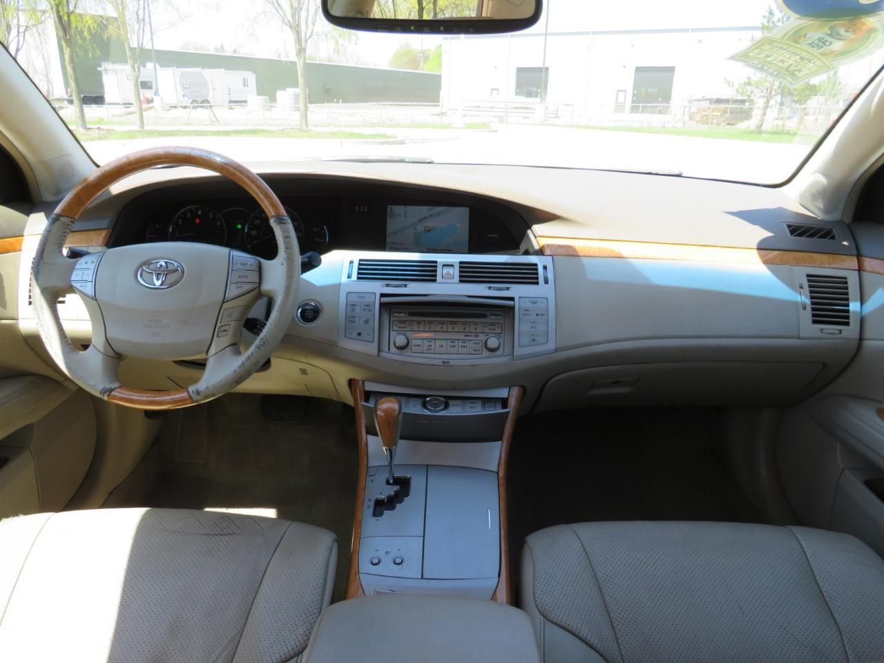 Toyota Avalon XL 2005