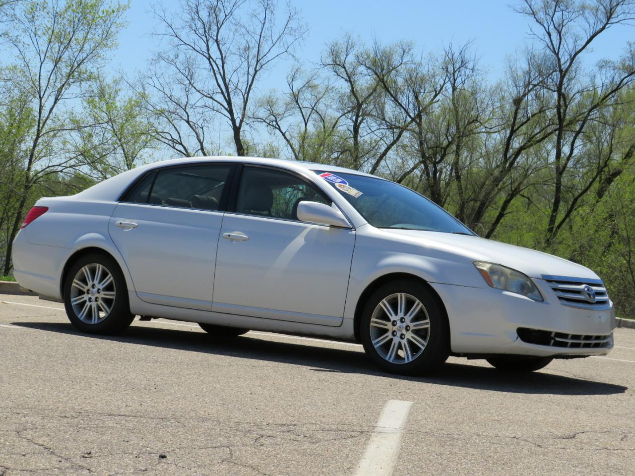 Toyota Avalon XL 2005