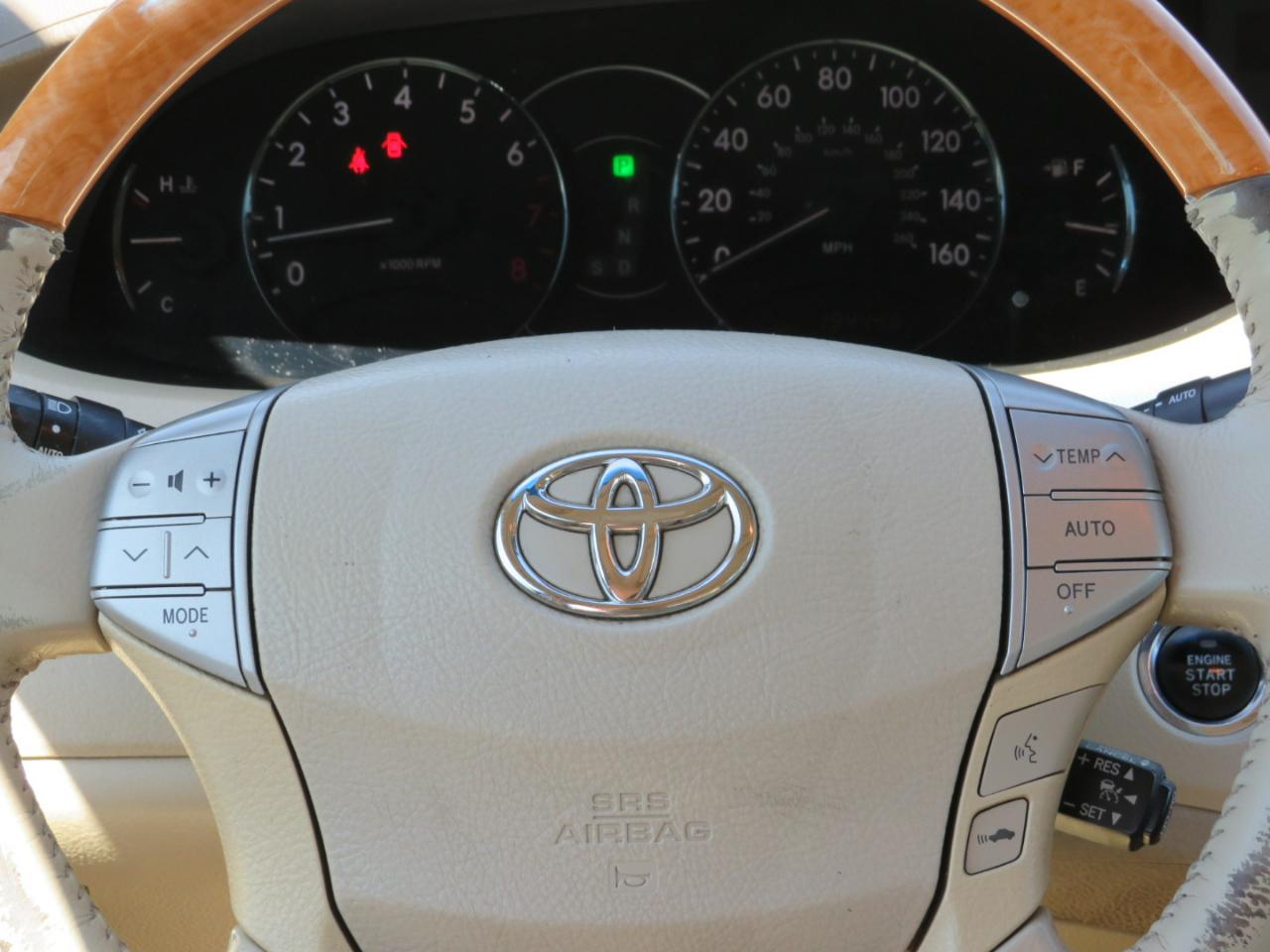 Toyota Avalon XL 2005