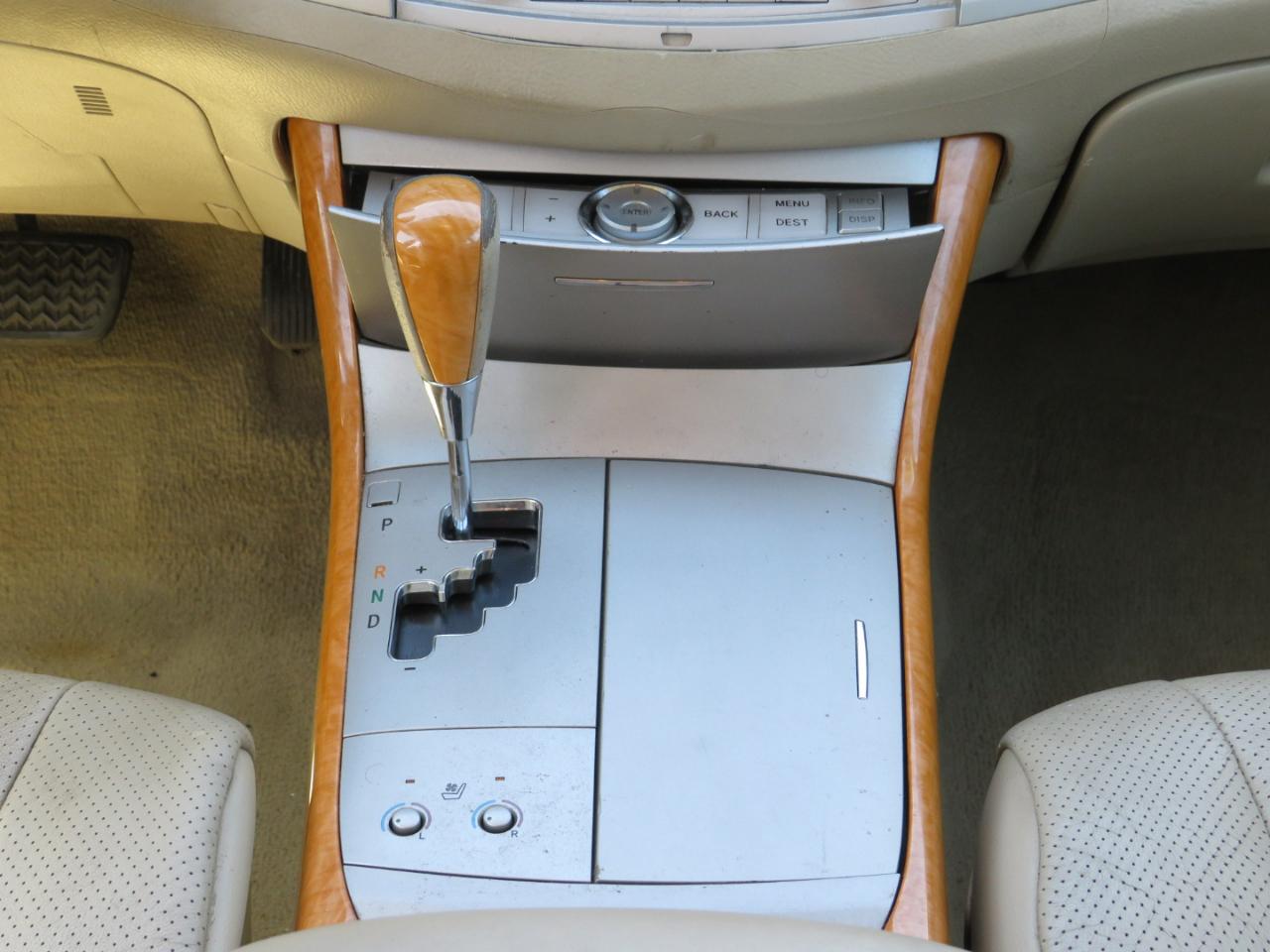 Toyota Avalon XL 2005