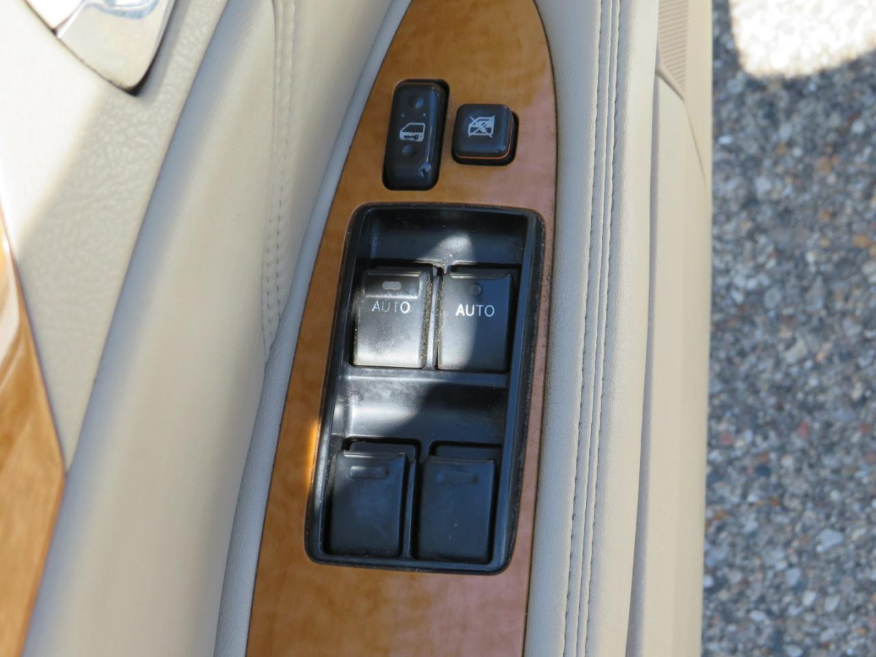 Toyota Avalon XL 2005