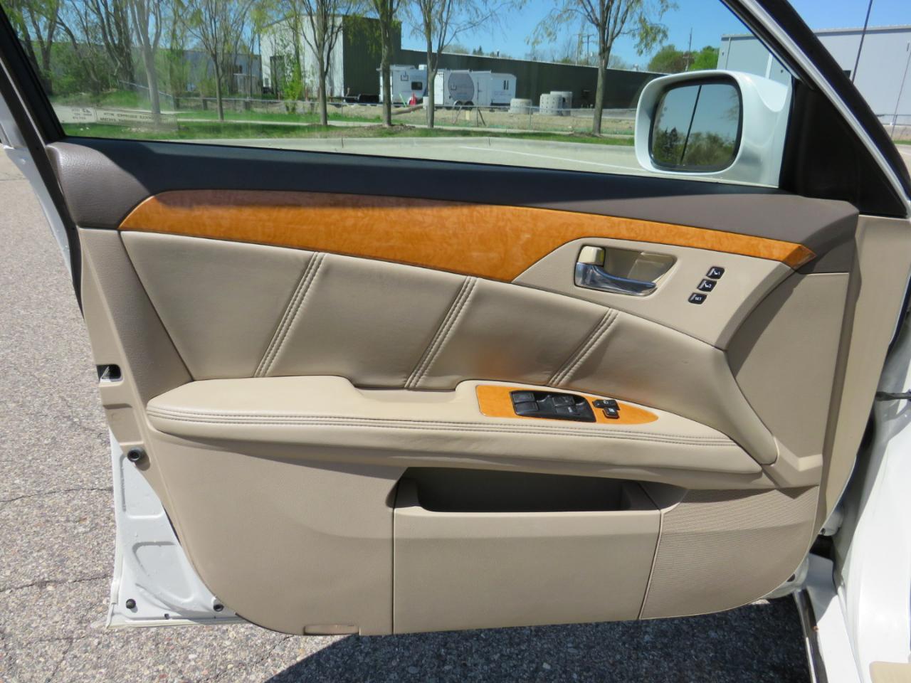 Toyota Avalon XL 2005