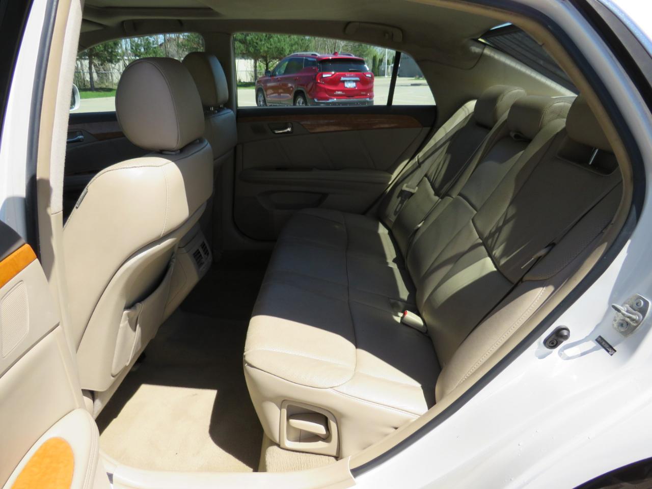 Toyota Avalon XL 2005