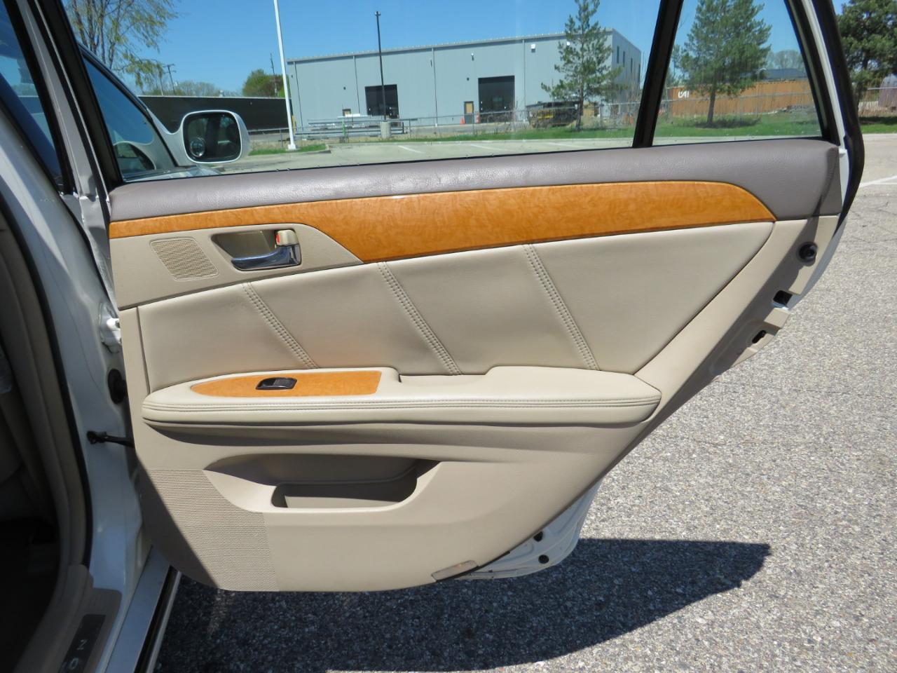 Toyota Avalon XL 2005