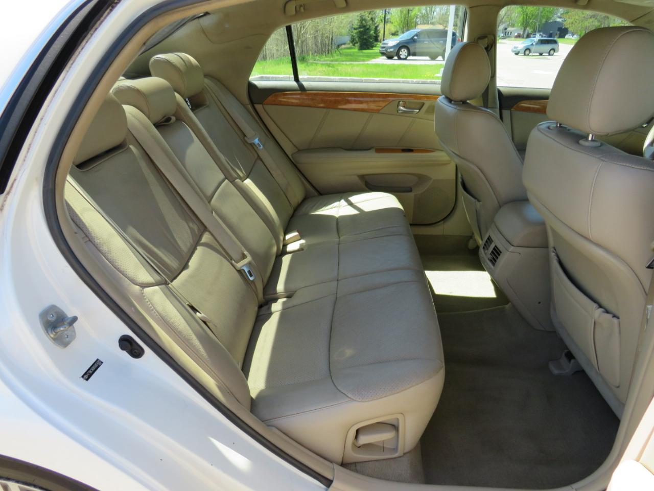 Toyota Avalon XL 2005