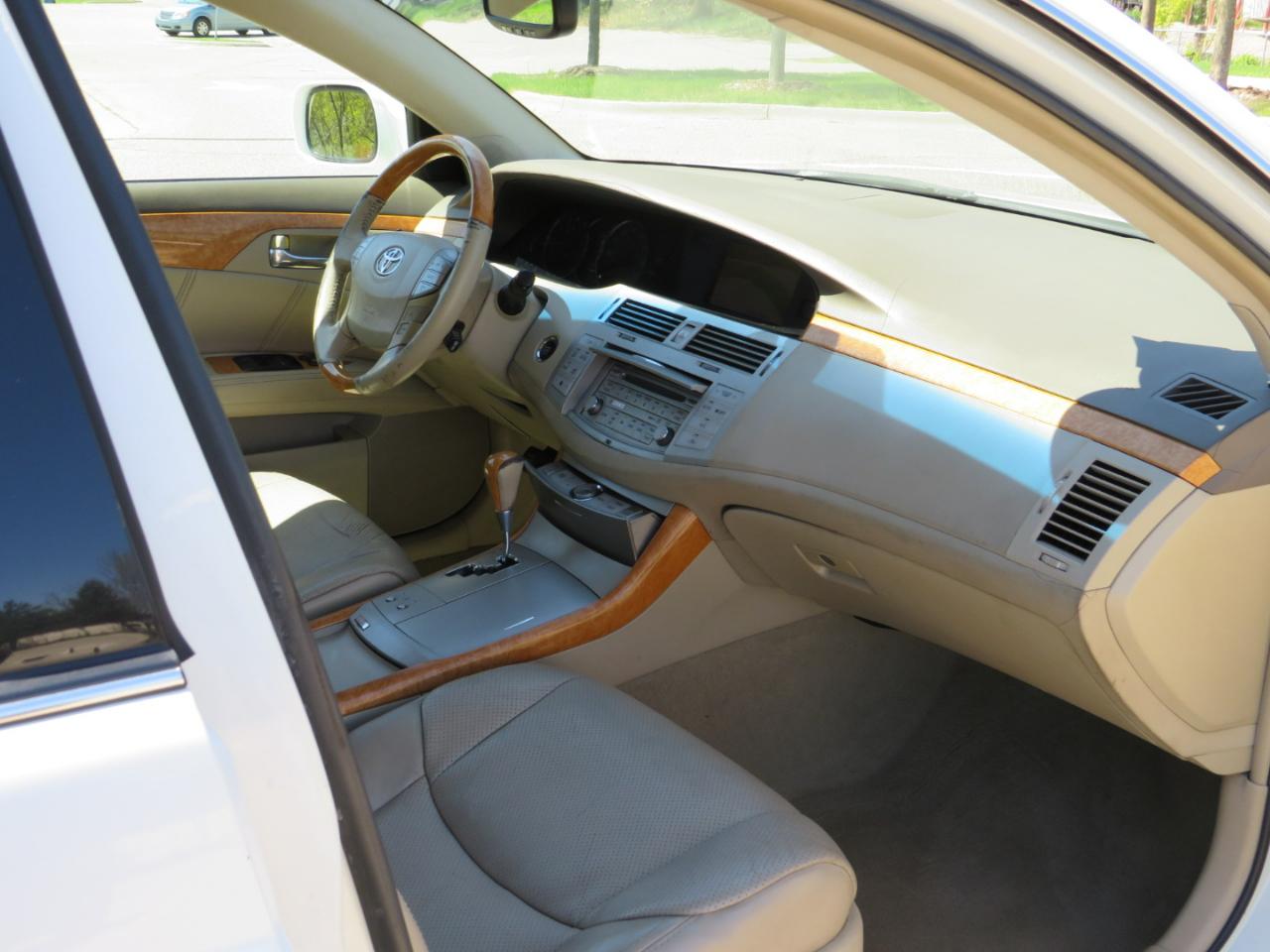 Toyota Avalon XL 2005