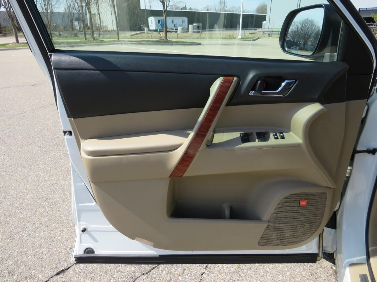 Toyota Highlander Limited 4WD 2010