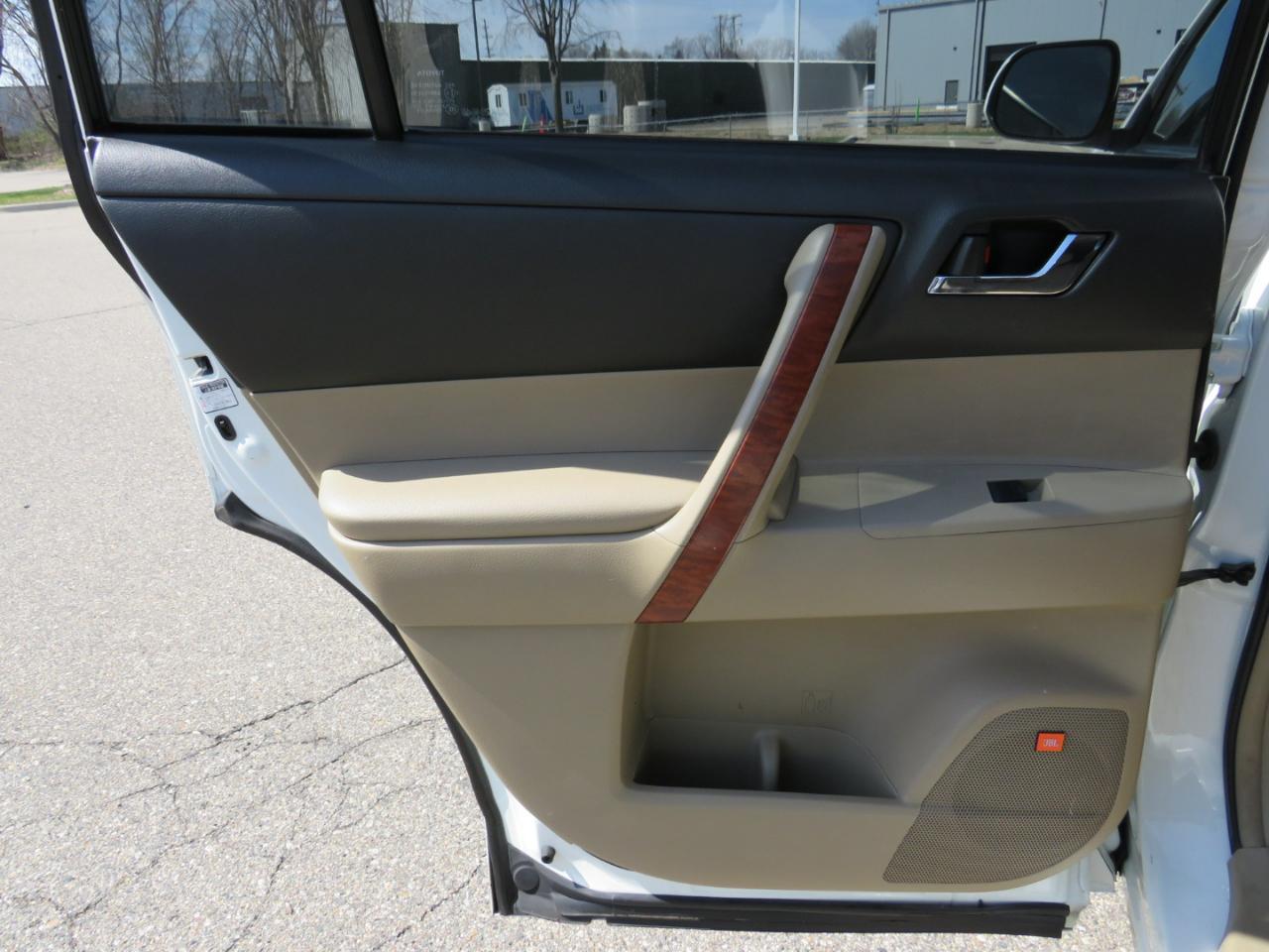 Toyota Highlander Limited 4WD 2010