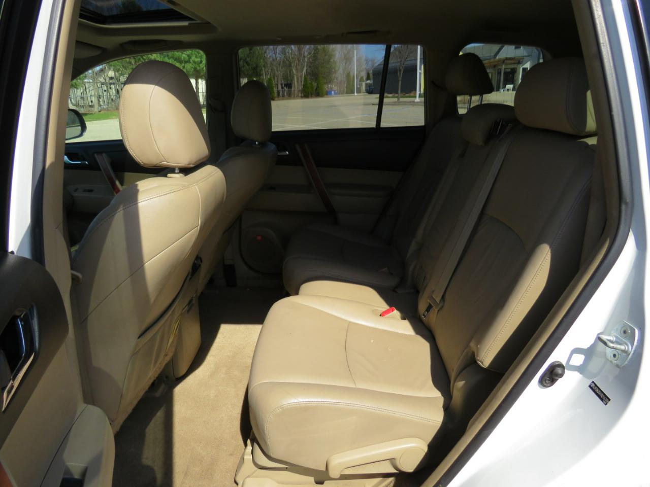 Toyota Highlander Limited 4WD 2010