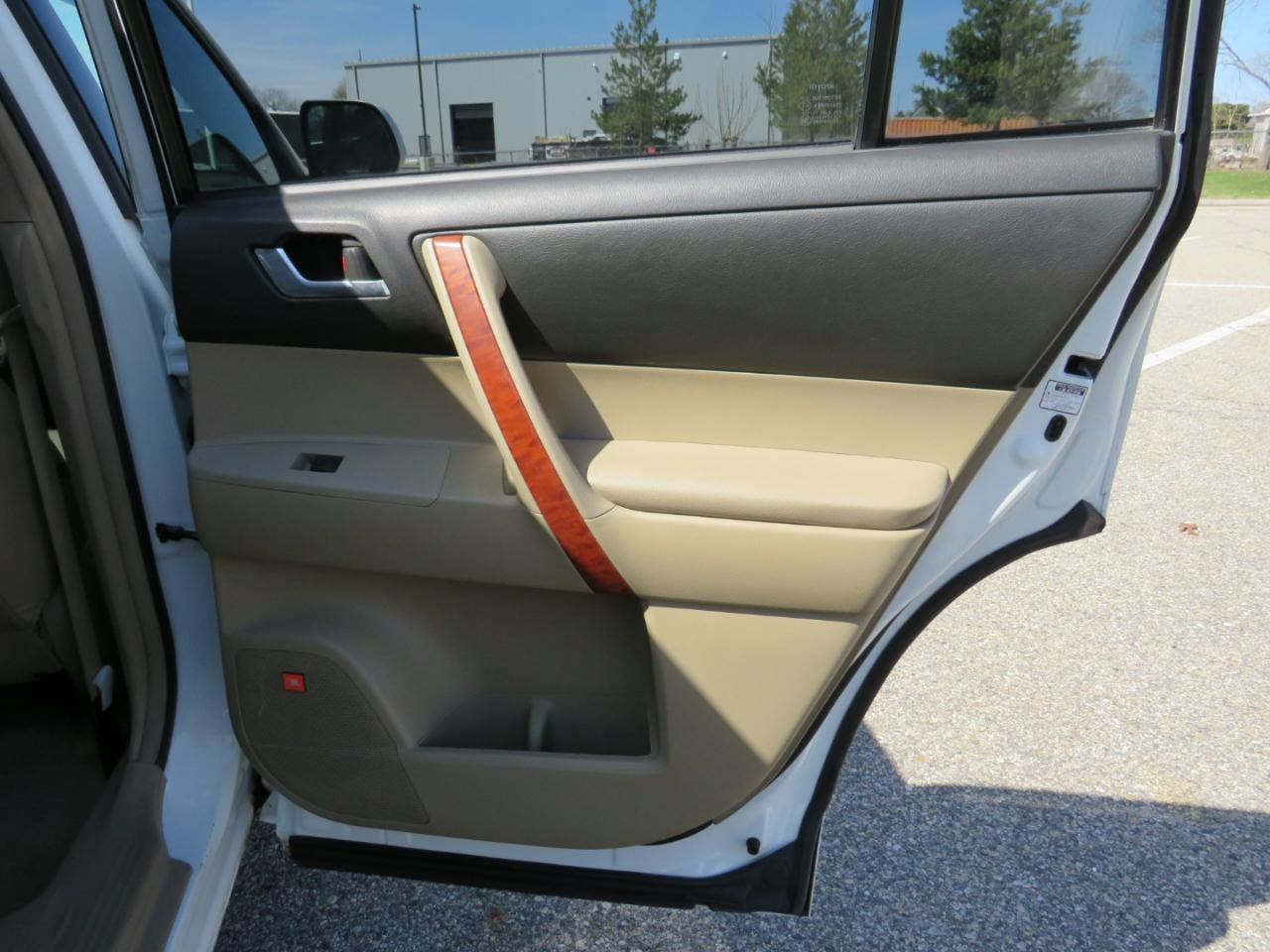 Toyota Highlander Limited 4WD 2010