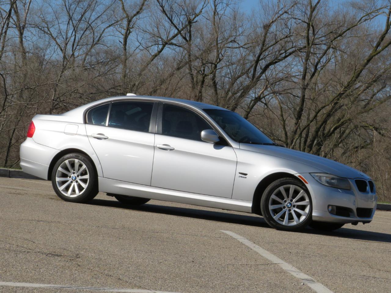BMW 3-Series 328i xDrive 2011