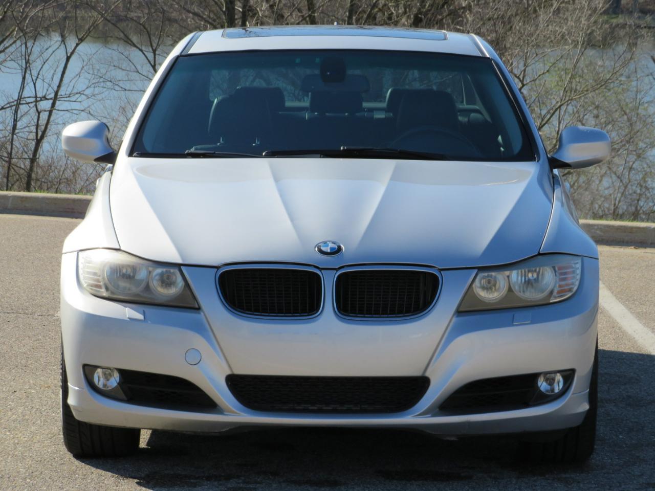 BMW 3-Series 328i xDrive 2011