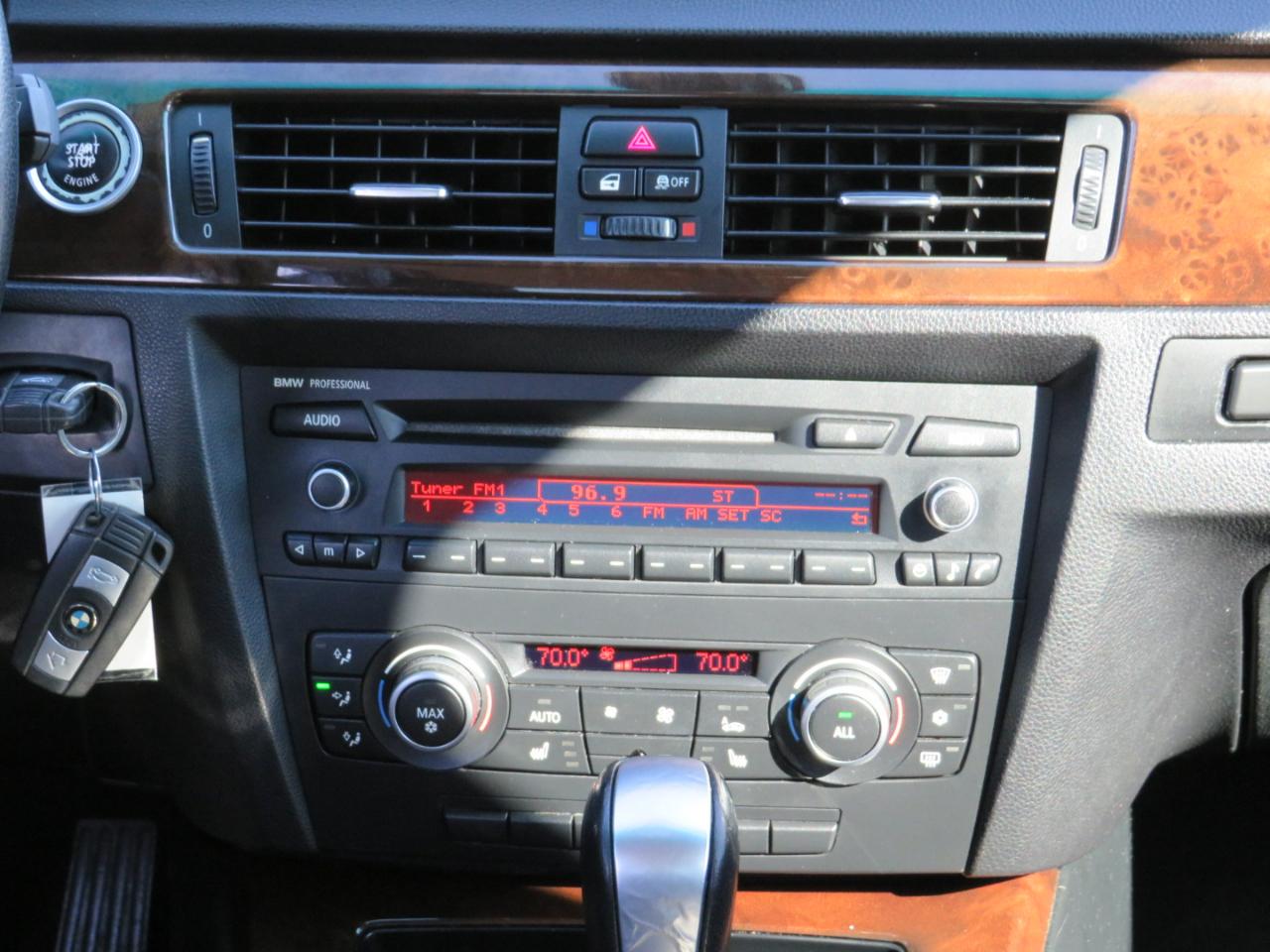 BMW 3-Series 328i xDrive 2011