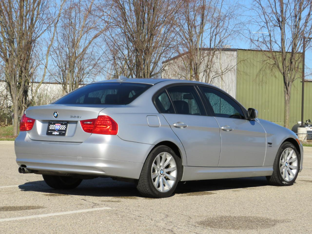 BMW 3-Series 328i xDrive 2011