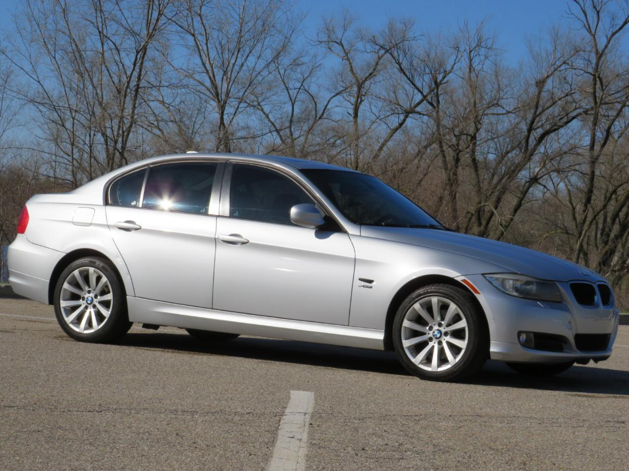 BMW 3-Series 328i xDrive 2011