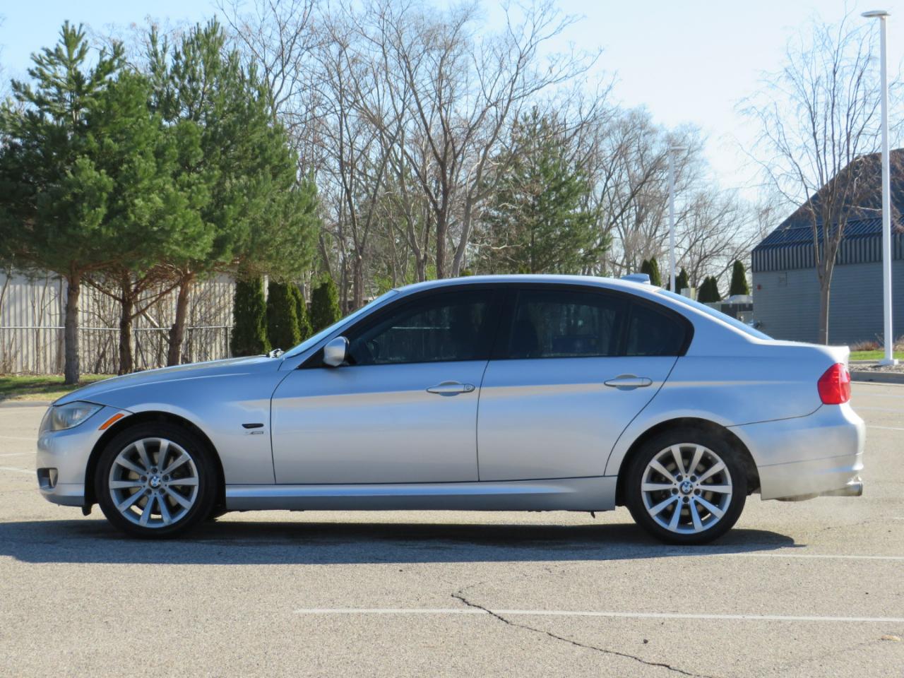 BMW 3-Series 328i xDrive 2011