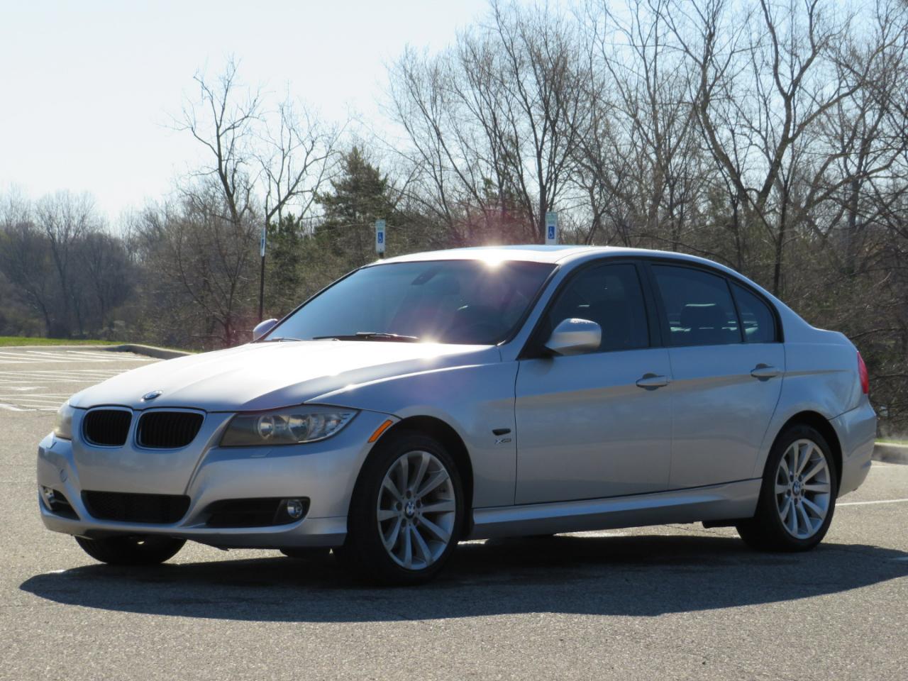BMW 3-Series 328i xDrive 2011