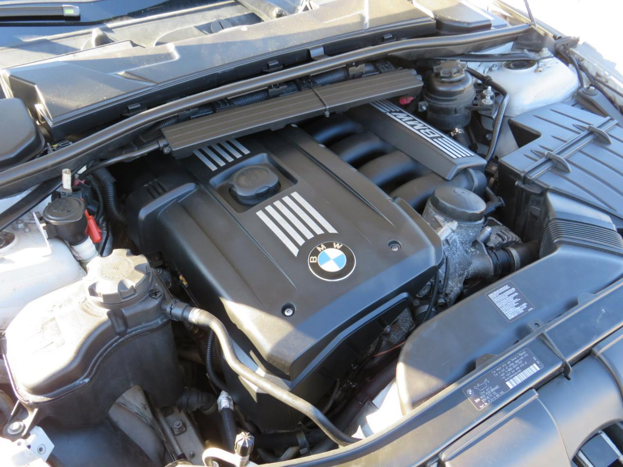 BMW 3-Series 328i xDrive 2011