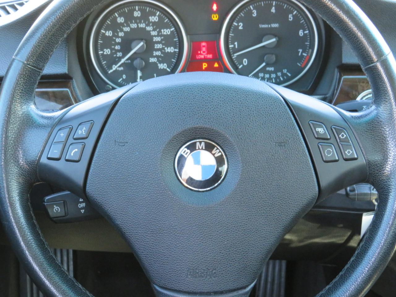 BMW 3-Series 328i xDrive 2011