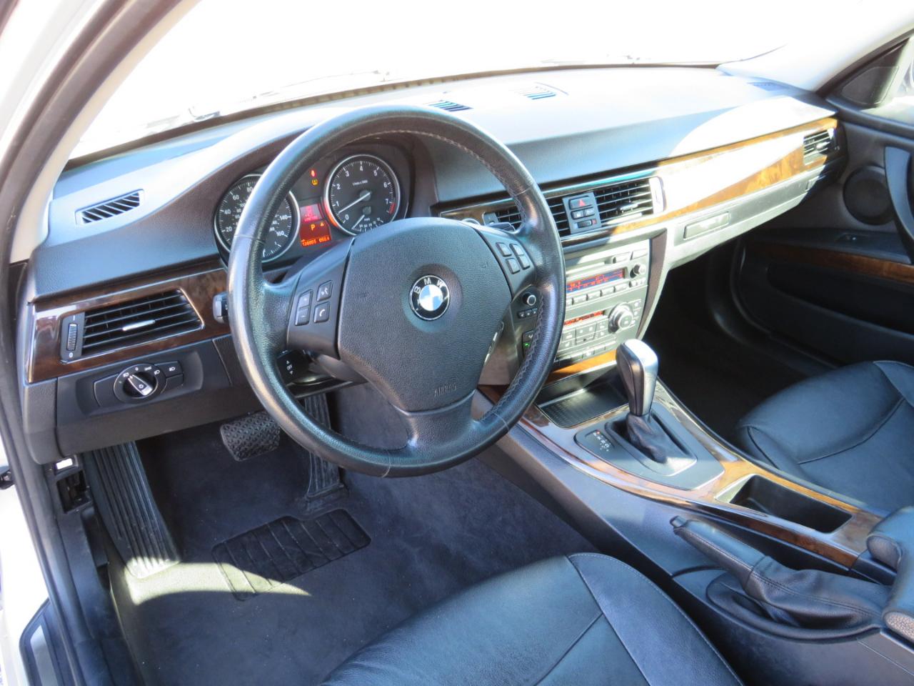 BMW 3-Series 328i xDrive 2011