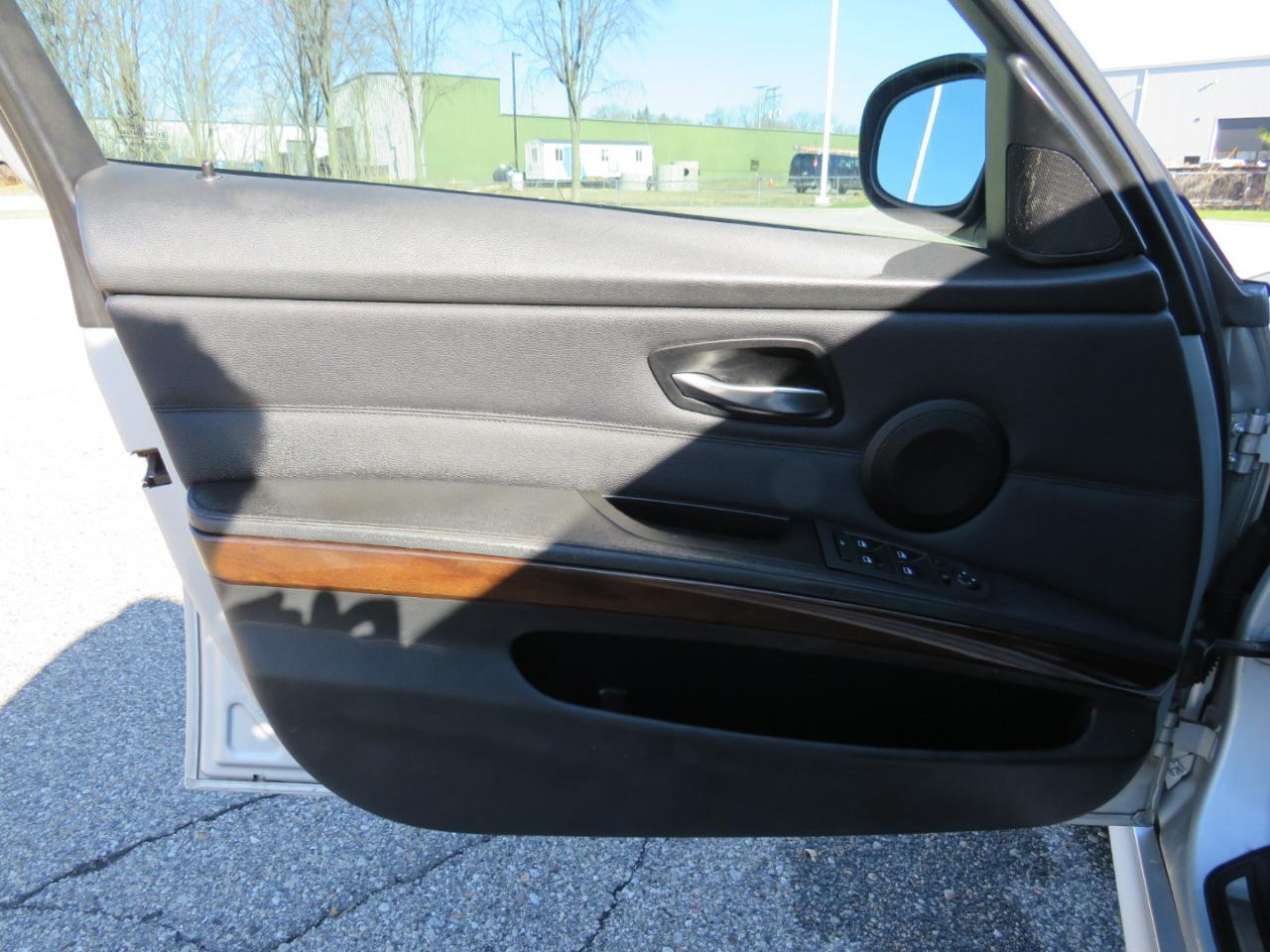 BMW 3-Series 328i xDrive 2011