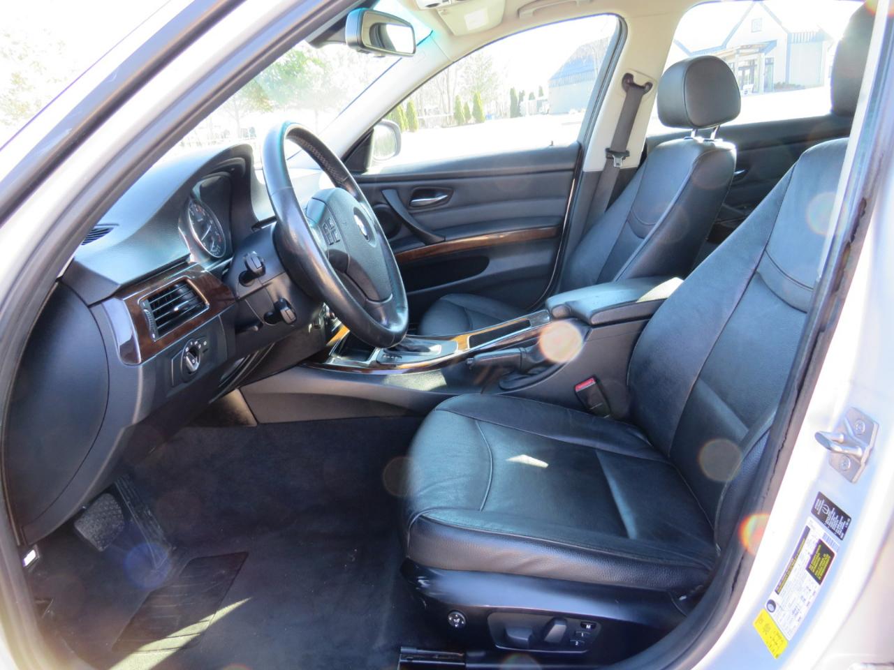 BMW 3-Series 328i xDrive 2011