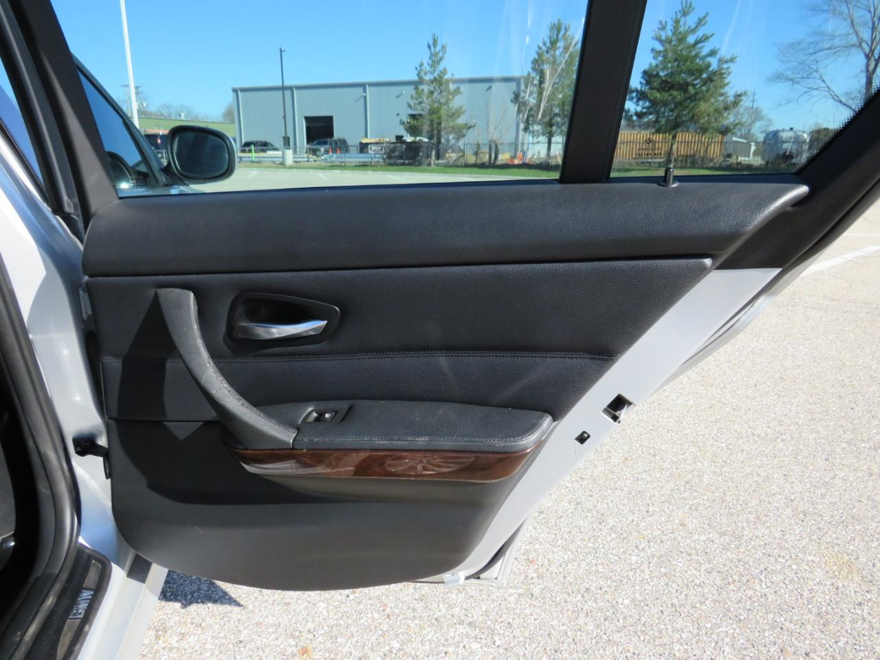 BMW 3-Series 328i xDrive 2011