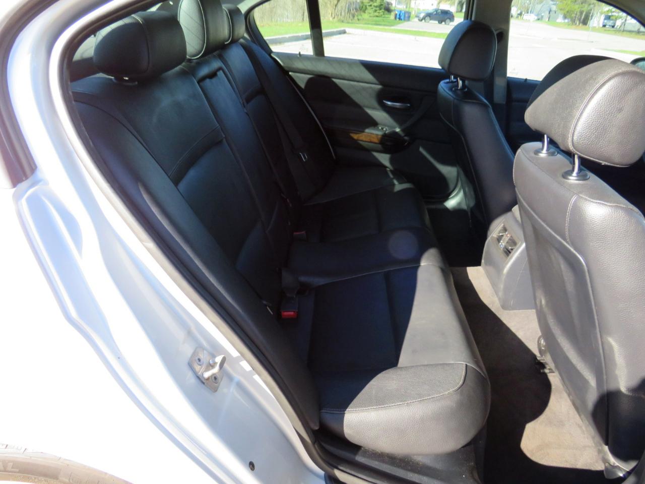 BMW 3-Series 328i xDrive 2011