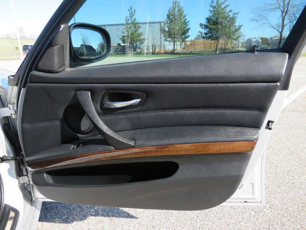 BMW 3-Series 328i xDrive 2011