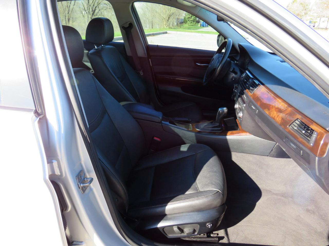 BMW 3-Series 328i xDrive 2011