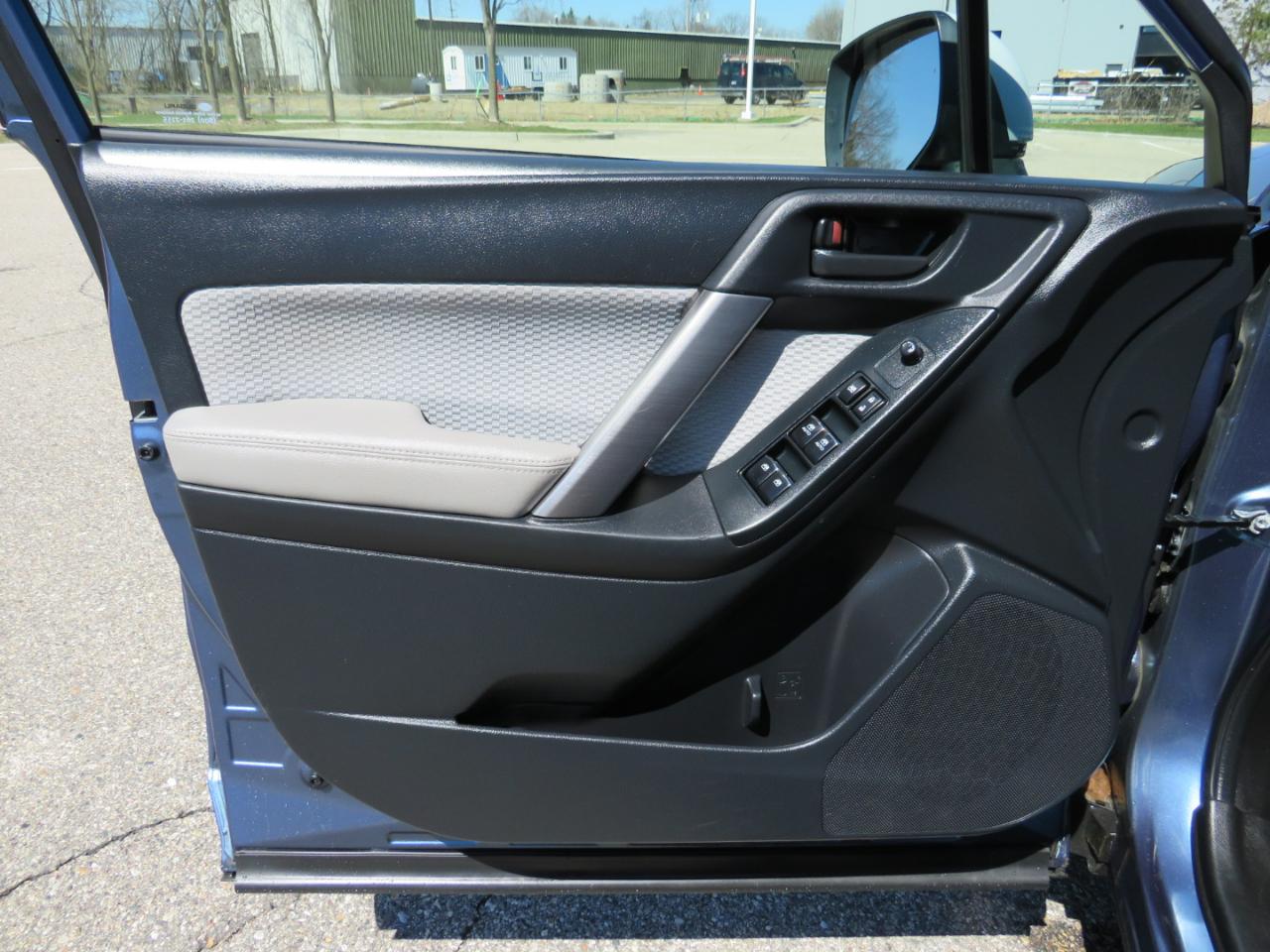 Subaru Forester 2.5i Premium PZEV CVT 2017