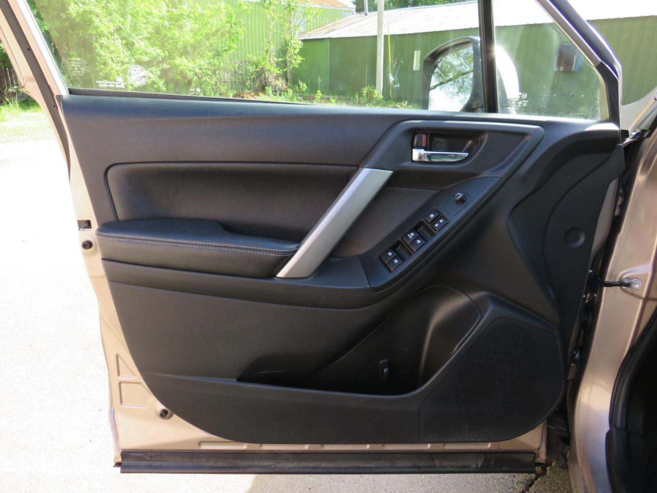 Subaru Forester 2.5i Limited 2014