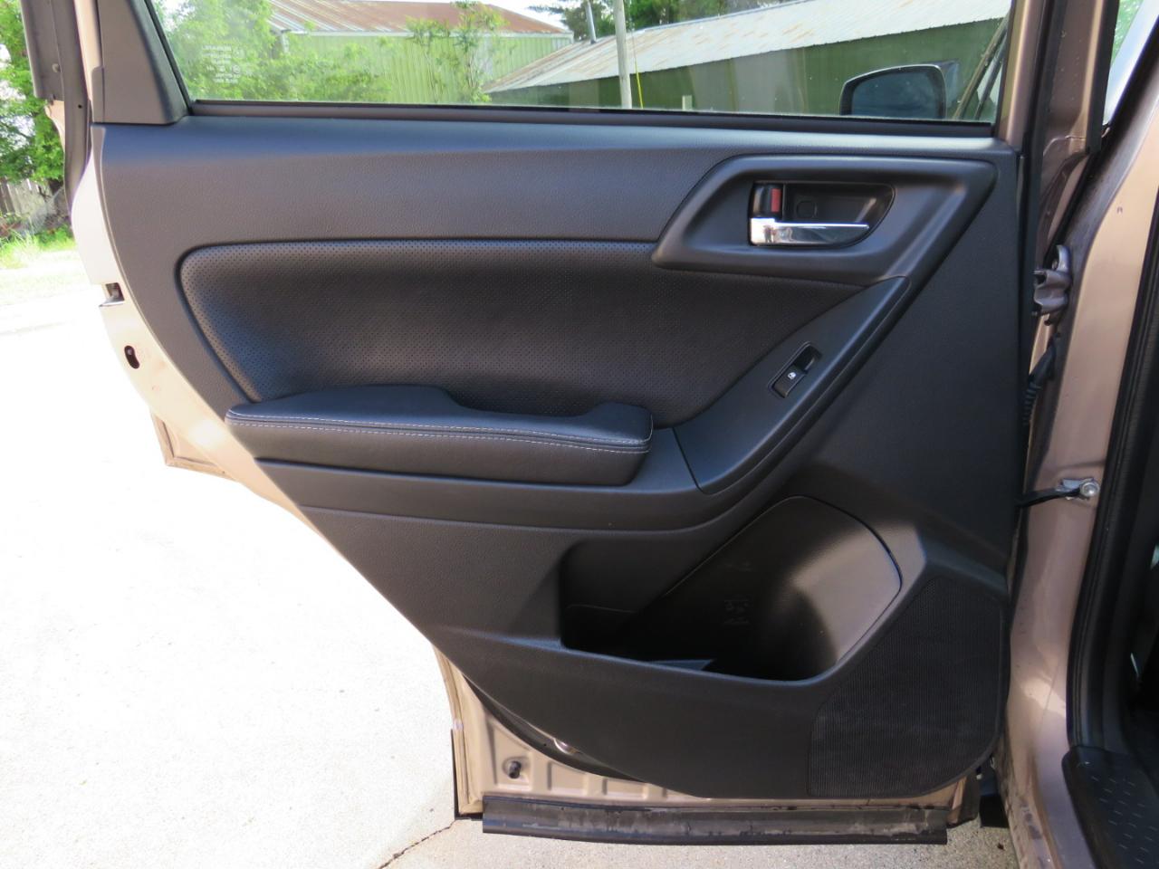 Subaru Forester 2.5i Limited 2014