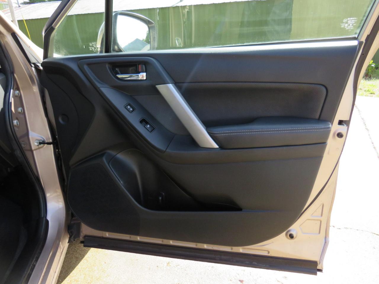 Subaru Forester 2.5i Limited 2014