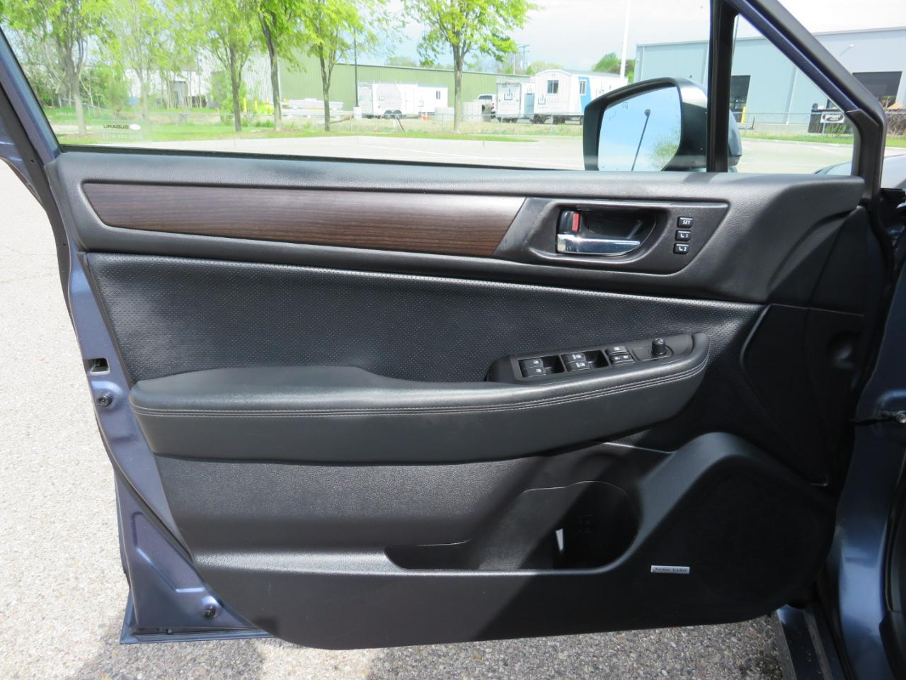 Subaru Legacy 2.5i Limited 2017