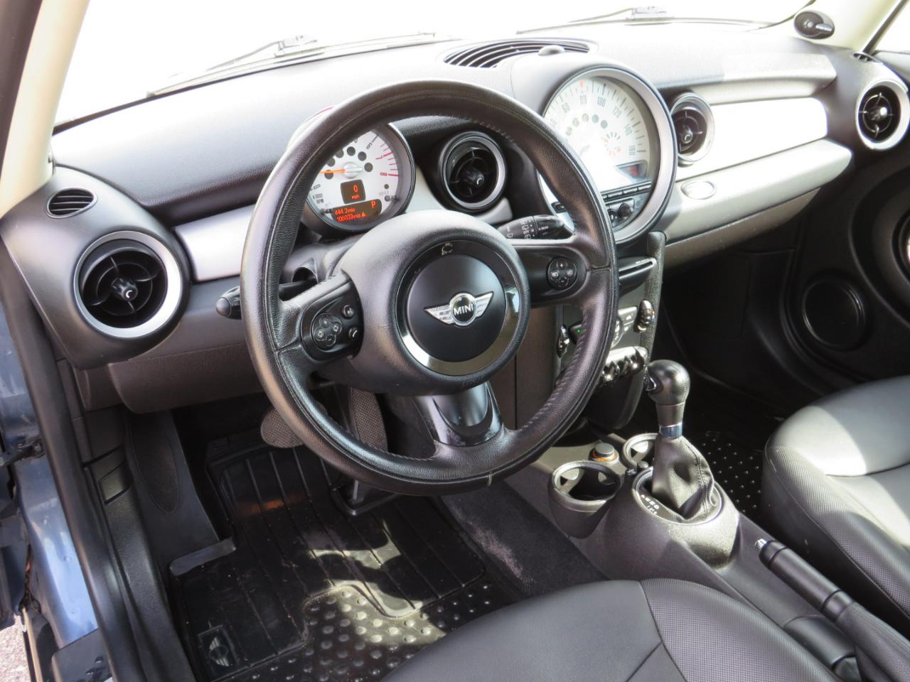 MINI Cooper Base 2011