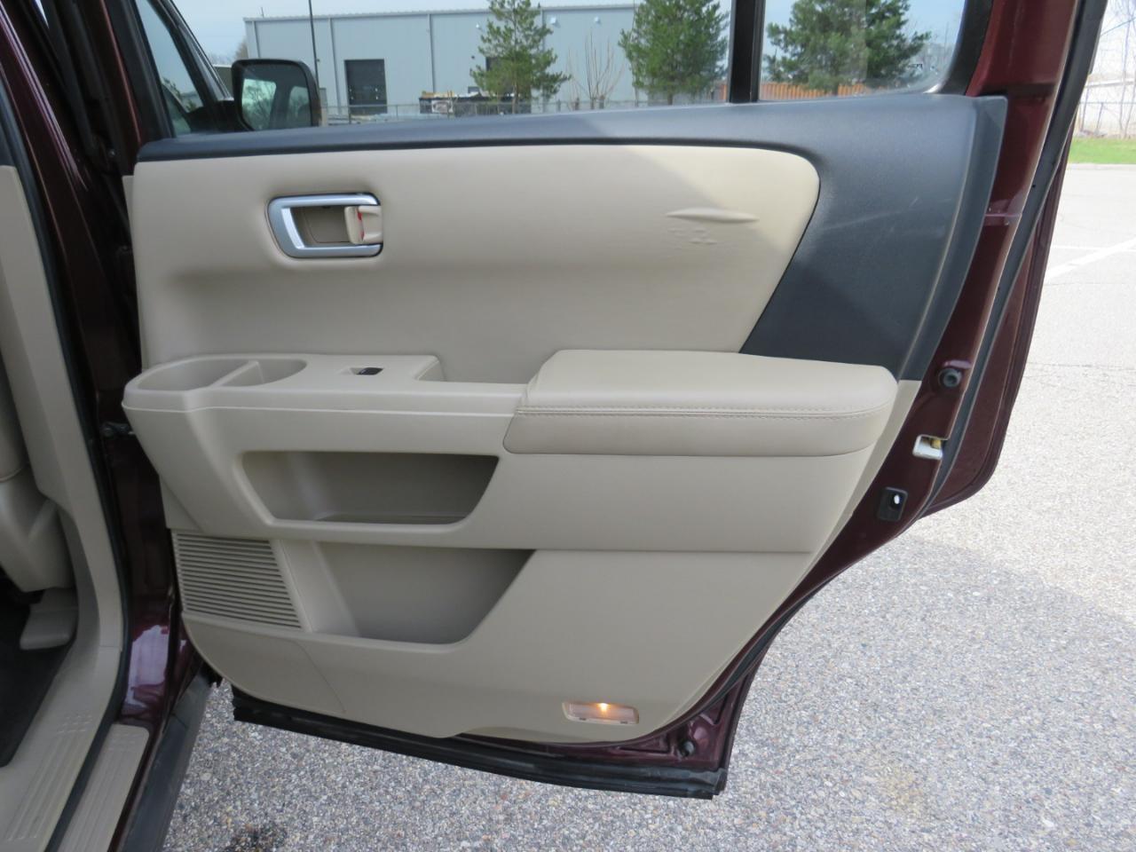 Honda Pilot EX-L 2WD 5-Spd AT 2010