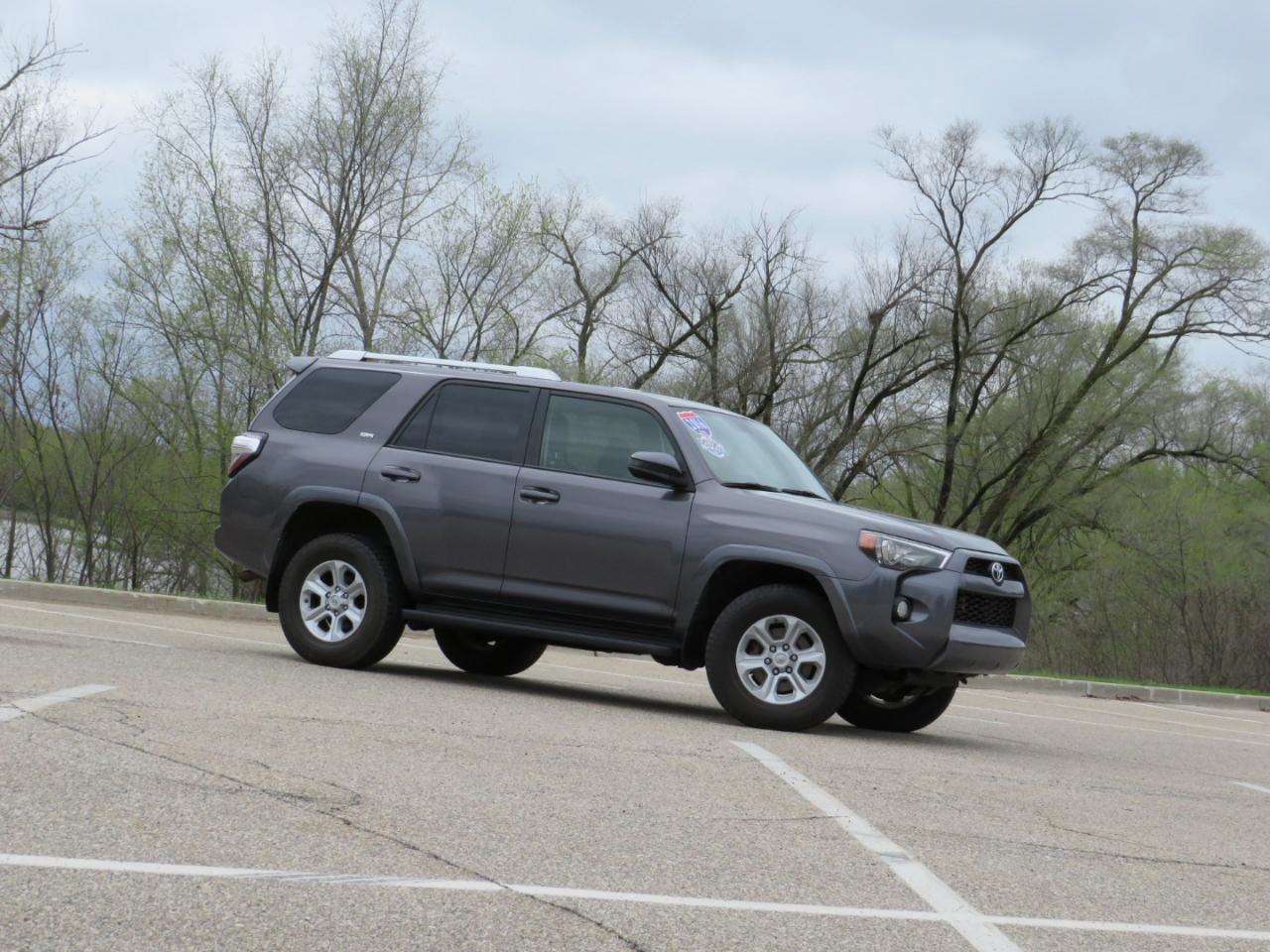 Toyota 4Runner SR5 4WD 2016