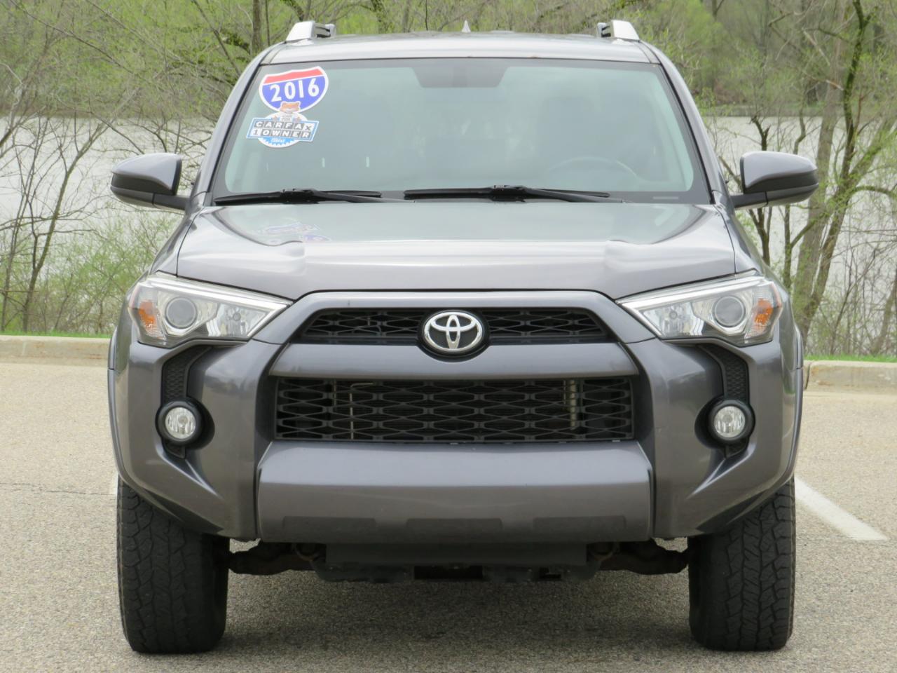Toyota 4Runner SR5 4WD 2016
