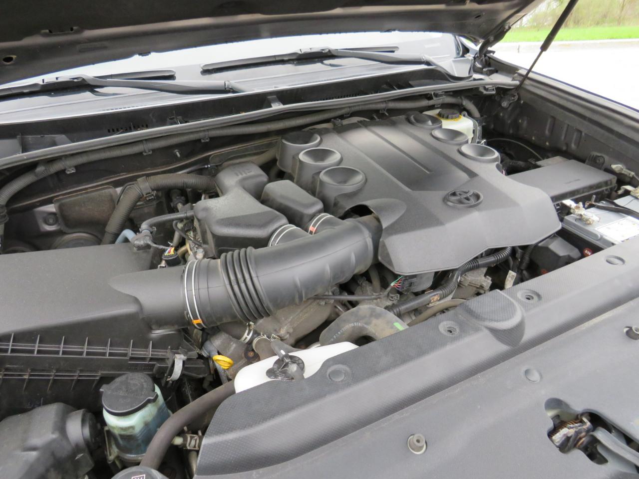 Toyota 4Runner SR5 4WD 2016