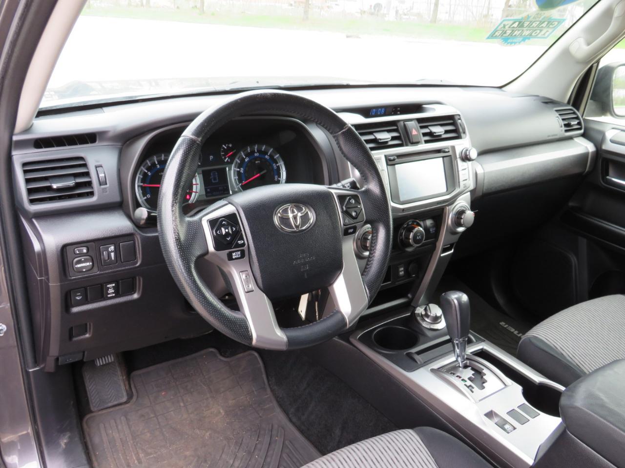 Toyota 4Runner SR5 4WD 2016