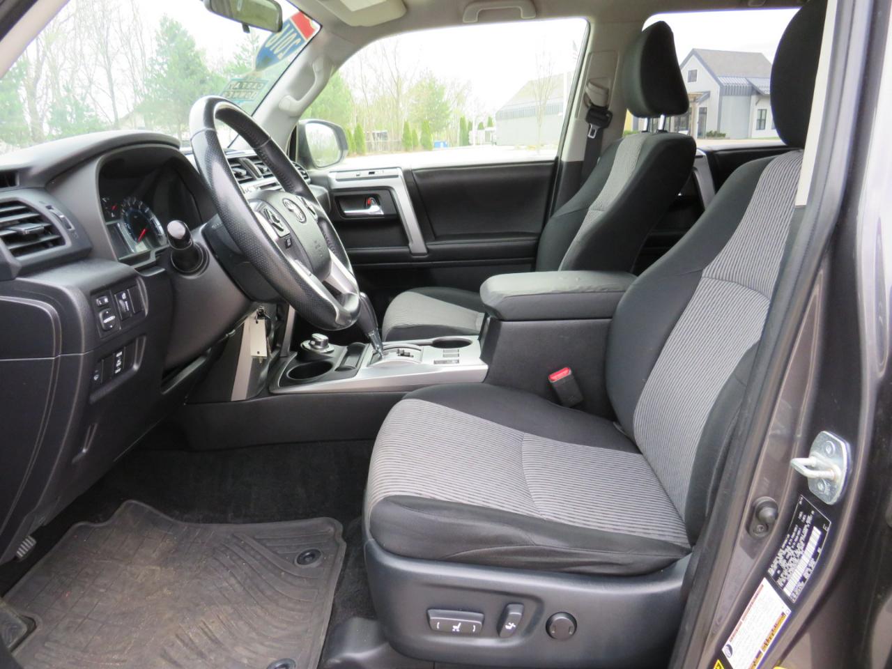 Toyota 4Runner SR5 4WD 2016