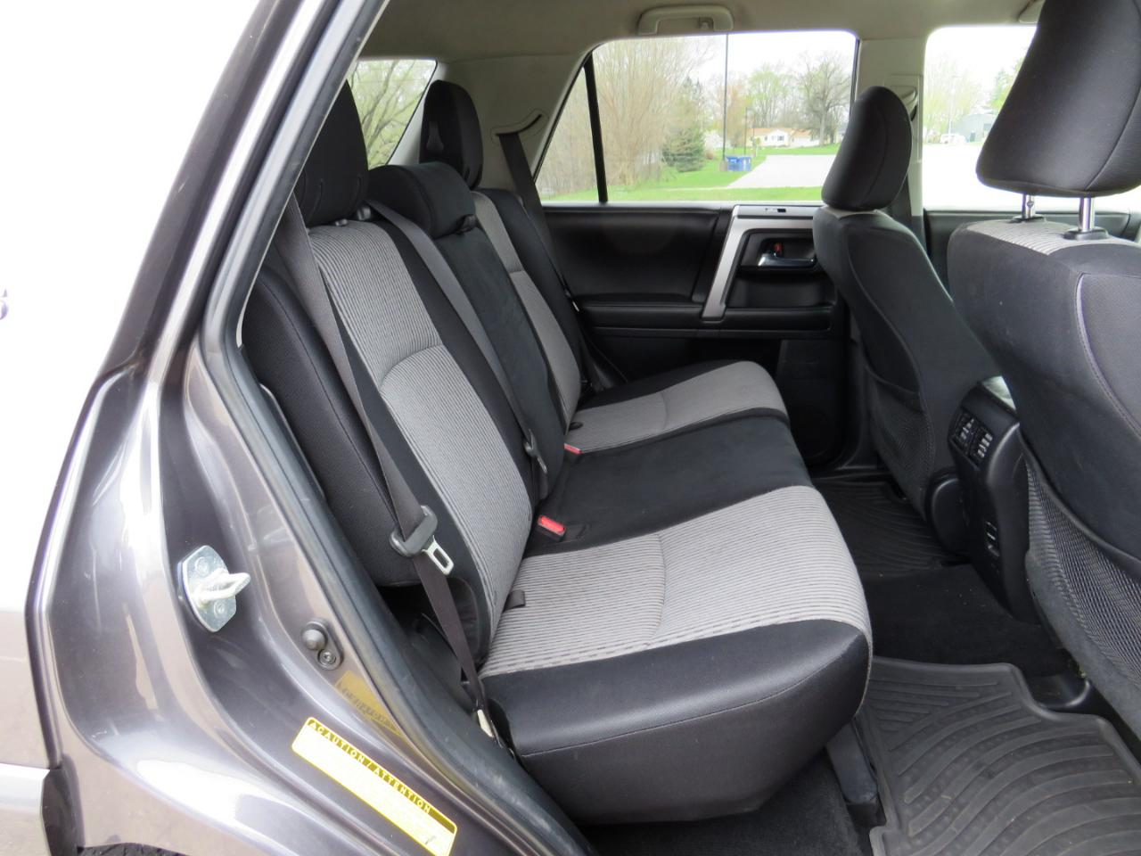 Toyota 4Runner SR5 4WD 2016