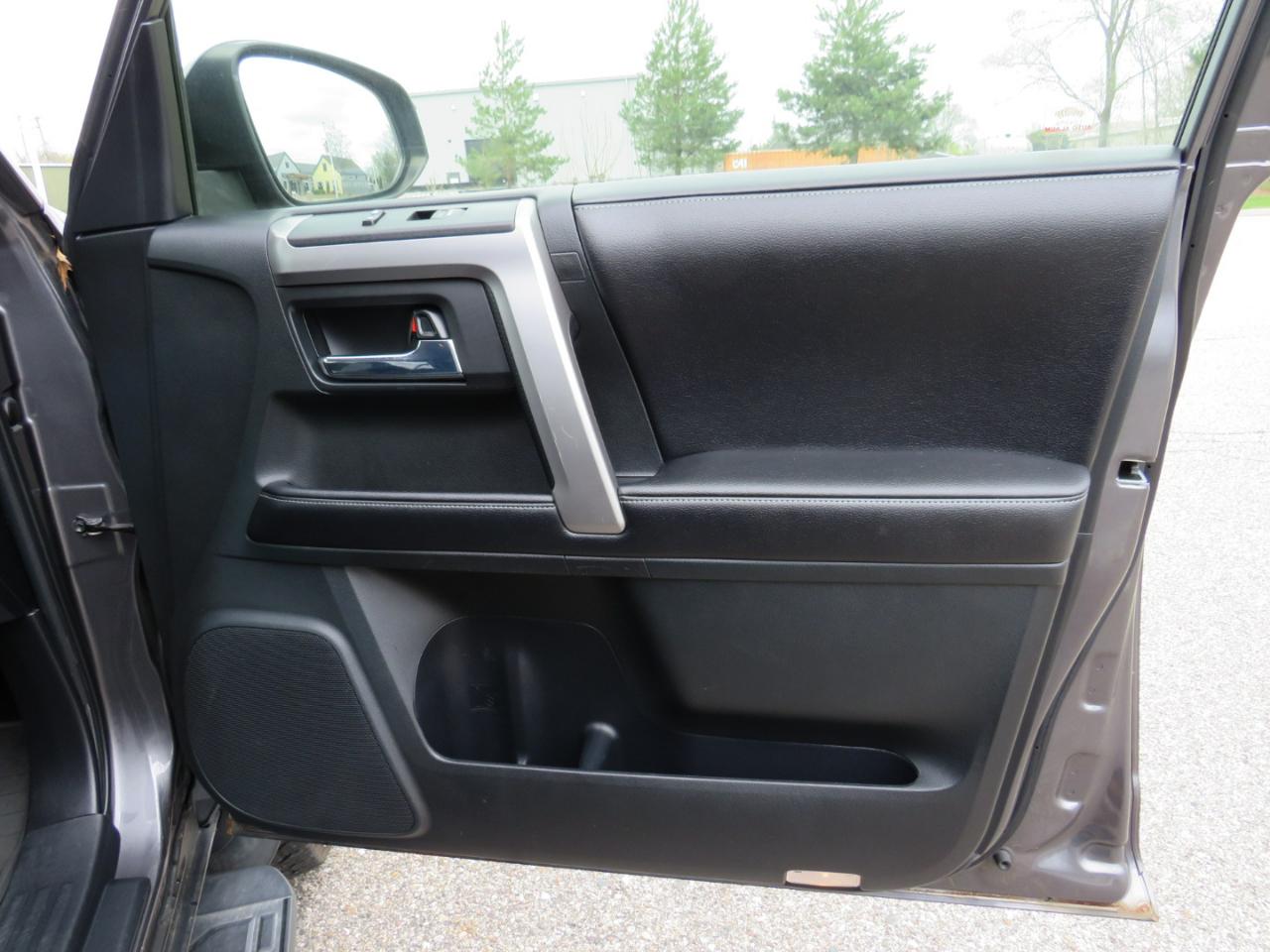 Toyota 4Runner SR5 4WD 2016