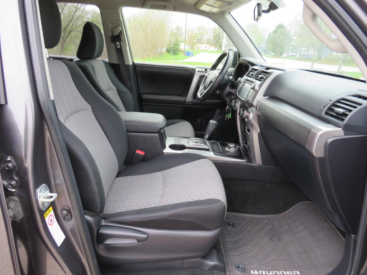 Toyota 4Runner SR5 4WD 2016