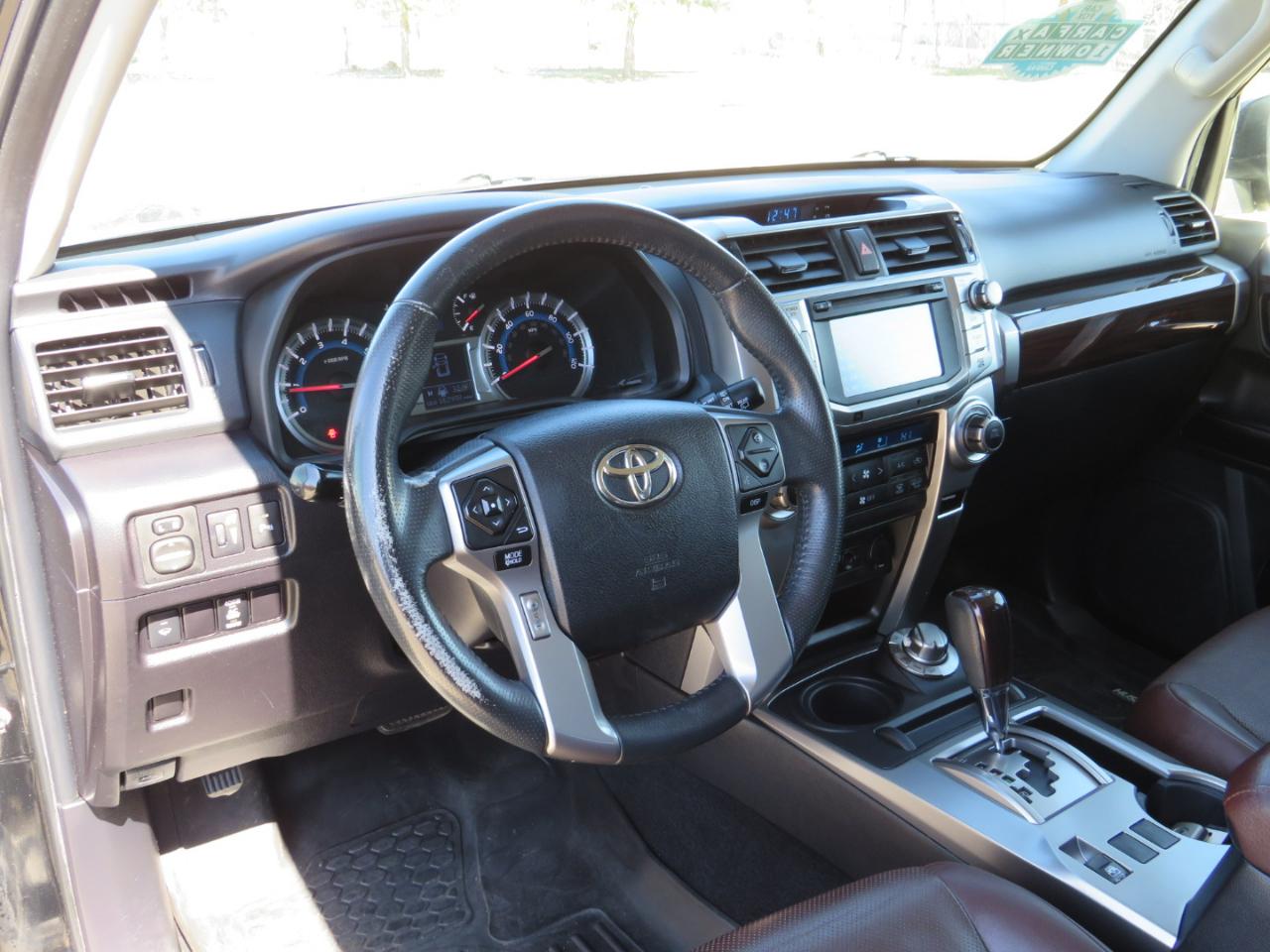 Toyota 4Runner Limited V6 4WD 2016