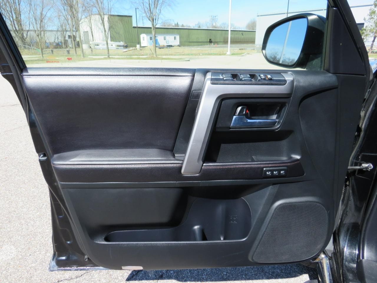 Toyota 4Runner Limited V6 4WD 2016